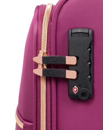 IT Luggage Bewitching Medium Suitcase