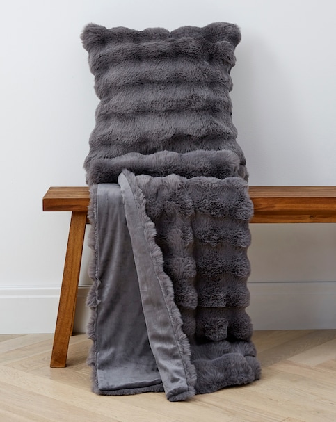 Luxe Bubble Faux Fur Throw