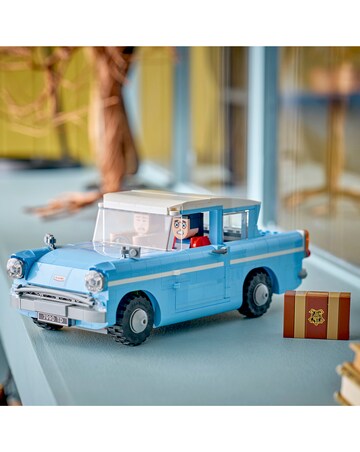 LEGO Harry Potter Enchanted Flying Ford Anglia