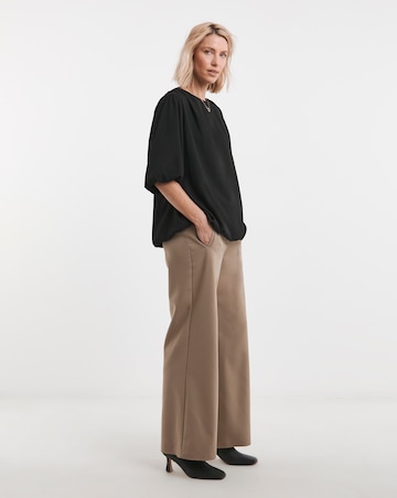 Short Bubble Sleeve Top