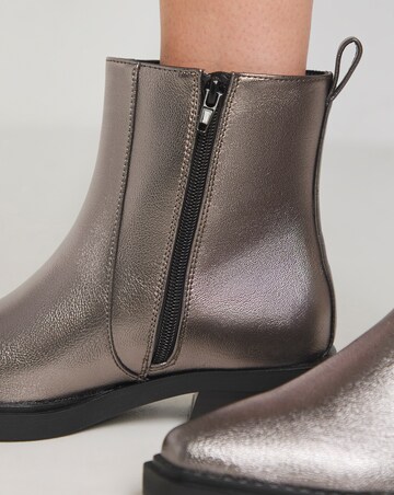 Azora Stretch Seam Western Boots Wide E Fit