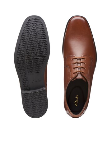 Clarks Howard Walk Shoes Wide Fit - Dark Tan