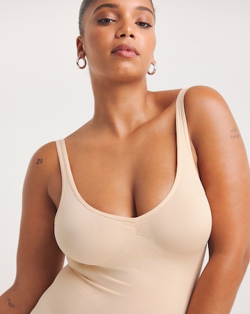 MAGIC Bodyfashion Medium Control Low Back Bodysuit Latte