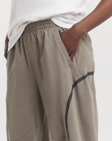 Under Armour Unstoppable Parachute Pant