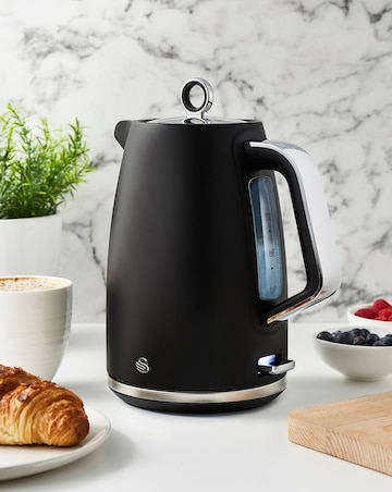 Swan Serenity Kettle, 4 Slice Toaster & Microwave Bundle Black