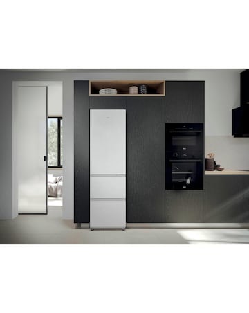 Haier Series 3 HTR3518ENMWK 185cm 60/40 Fridge Freezer White + Install