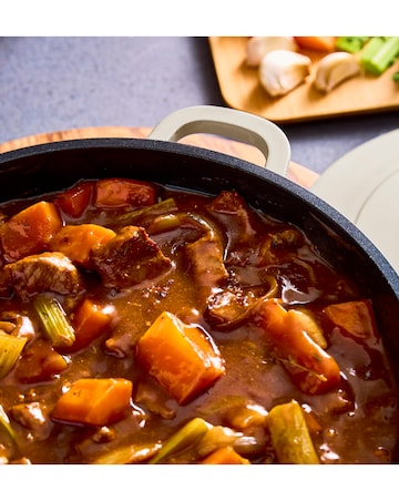 Morphy Richards Cast Aluminium 24cm Cream Casserole Dish