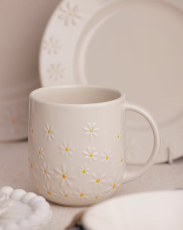 Set of 2 Daisy Mugs
