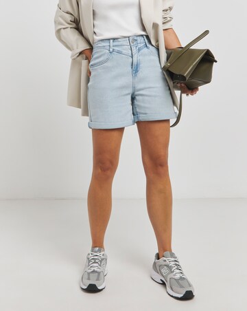 Cinch Back Loose Mom Shorts