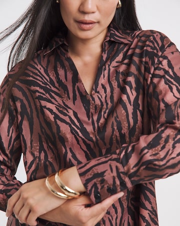 Collar Detail Popover Blouse