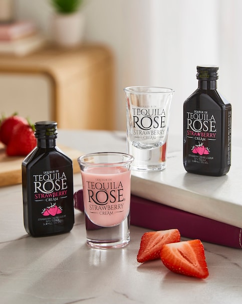 Tequila Rose 2 x 50ml & Shot Glasses