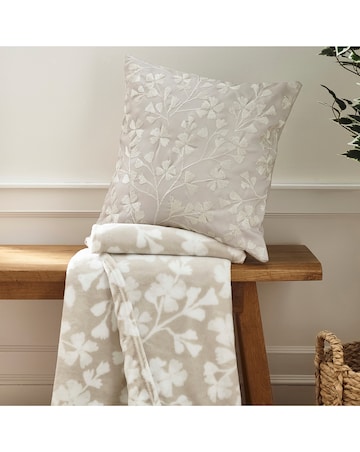 Catherine Lansfield Brooke Floral Throw