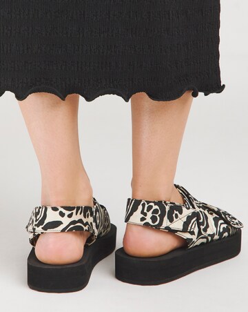 Dream Touch And Close Active Flat Sandals Wide E Fit