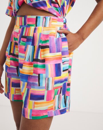 Twisted Wunder Primrose Shorts