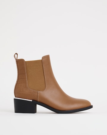 Heavenly Soles Danica Heeled Chelsea Boots - Wide Fit (E)