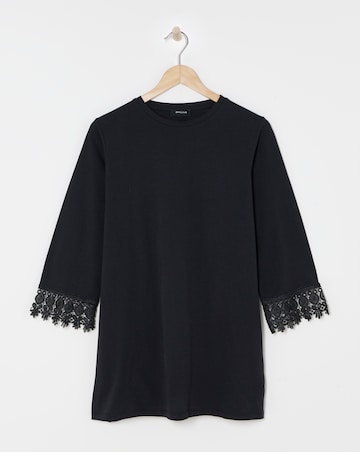 Black 3/4 Lace Insert Sleeve Longline Top
