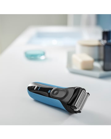 Braun Series 3 Wet and Dry 3040s Rechargeable Shaver