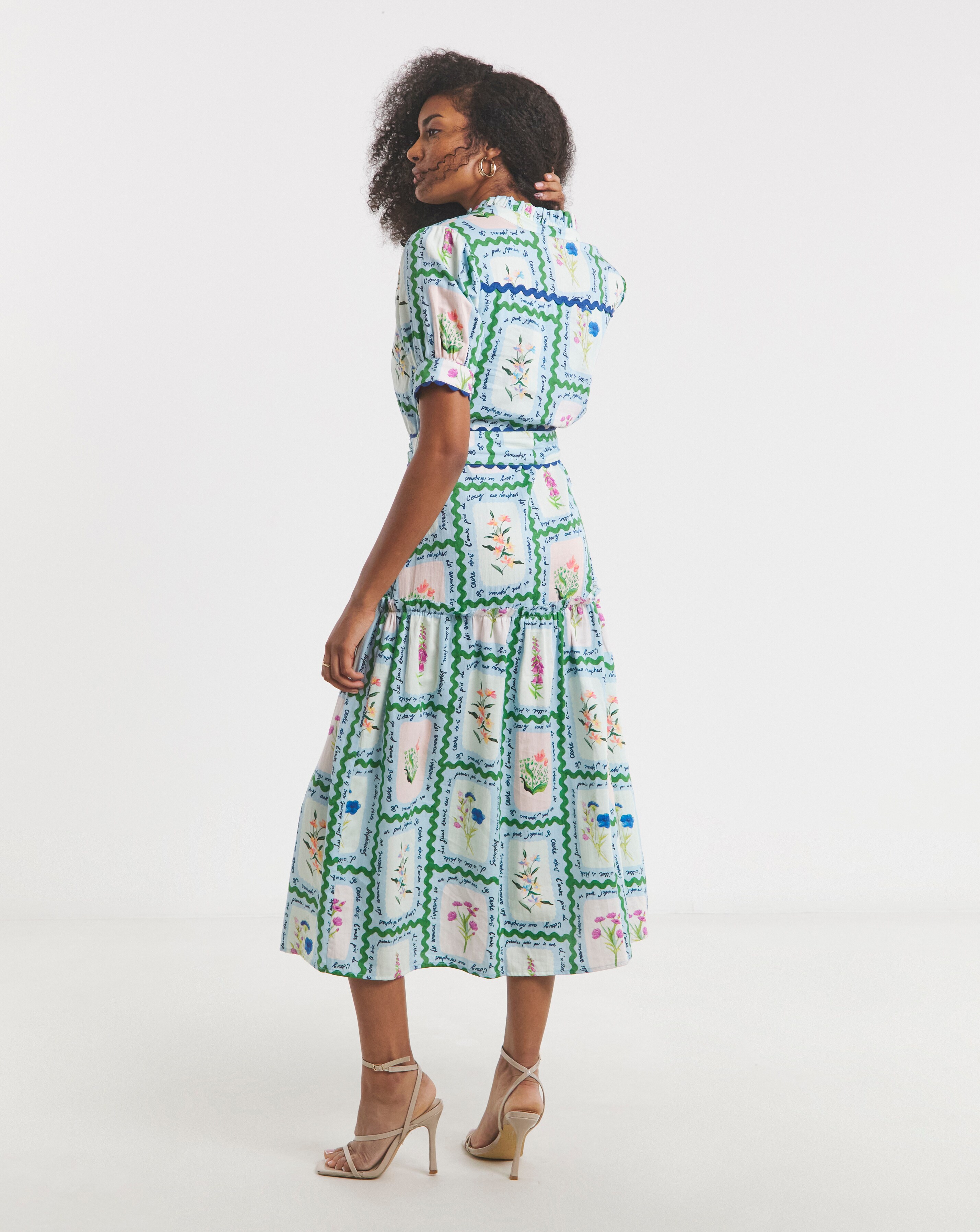 Hope & Ivy Lilith Postcard Print Maxi Dress | Ambrose Wilson