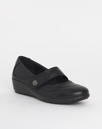 Cushion Walk Touch And Close Mary Jane Shoe E Fit