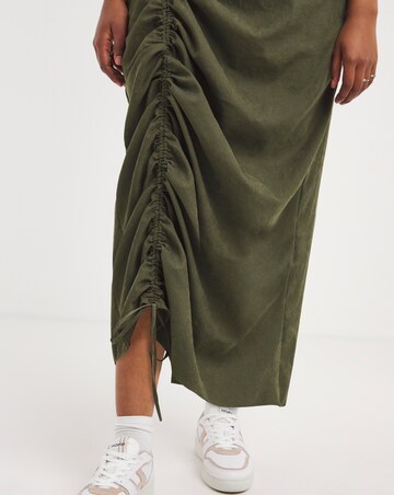 Maxi Parachute Cargo Skirt with Ruched Detailing