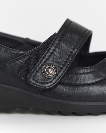 Cushion Walk Touch And Close Mary Jane Shoe E Fit
