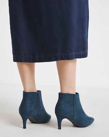 Cairns Kitten Heel Pointed Toe Ankle Boot - Extra Wide Fit (EEE)