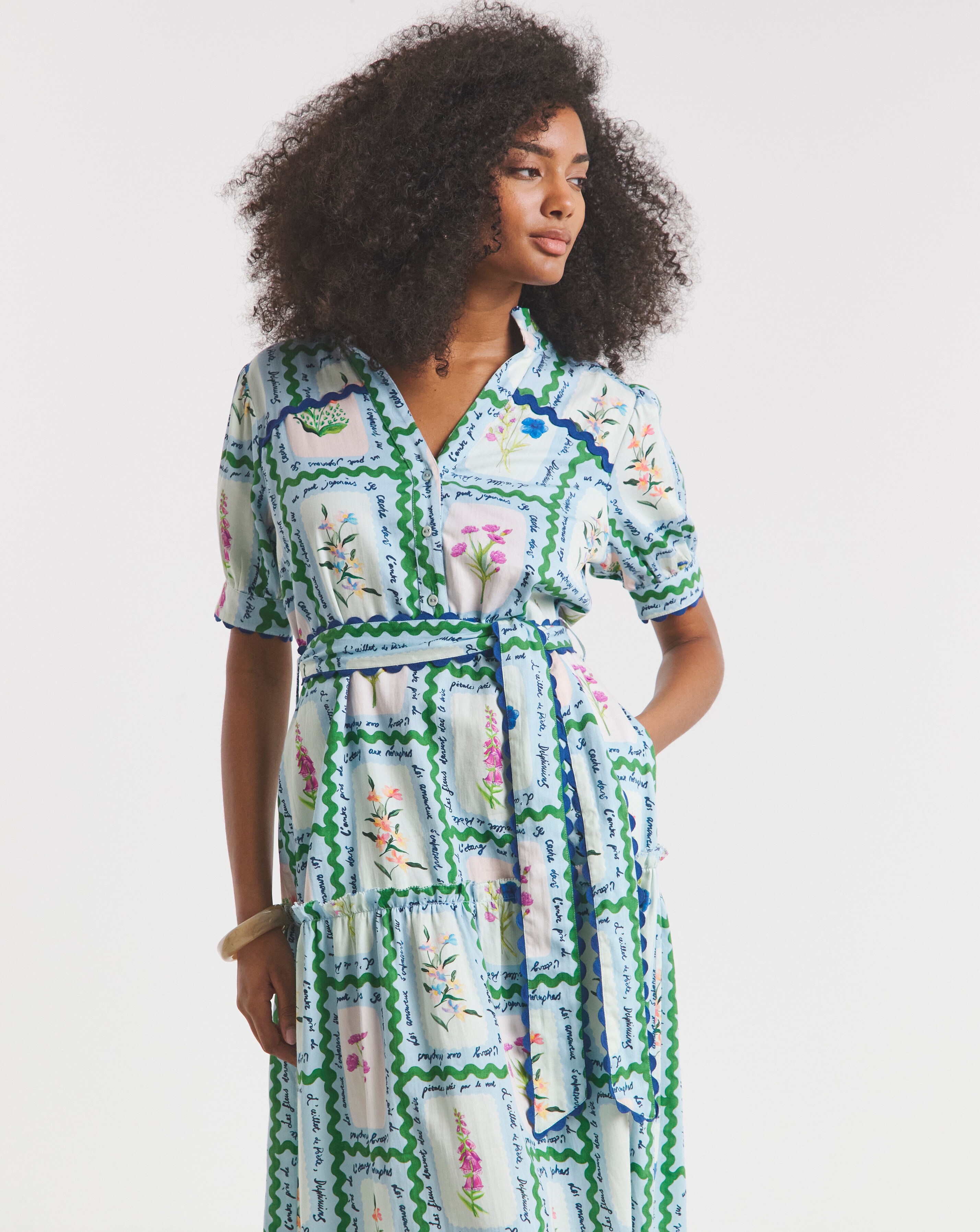 Hope & Ivy Lilith Postcard Print Maxi Dress | Ambrose Wilson