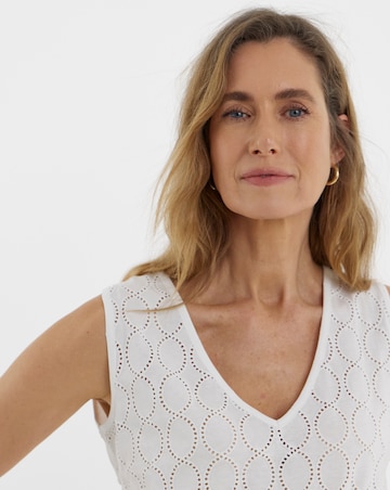 Broderie Vest