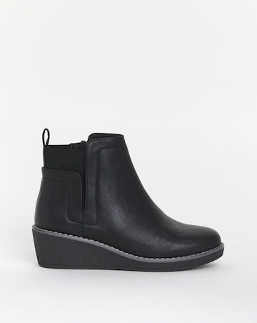 Cushion Walk Wedged Crepe Sole Ankle Boot E Fit