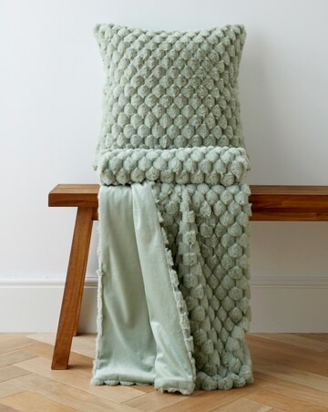 Scallop Faux Fur Throw