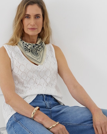 Broderie Vest