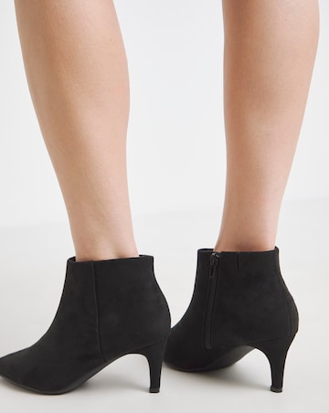 Cairns Kitten Heel Pointed Toe Ankle Boot - Extra Wide Fit (EEE)