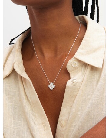 Inicio Sterling Silver Plated Mother of Pearl Clover Set - Gift Box