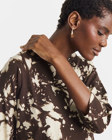Brown Print Longline Curved Hem 3/4 Sleeve Top