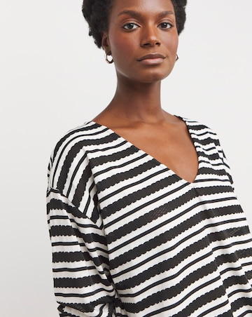 Stripe Lace V Neck Long Sleeve Longline Top