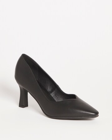 Heeled Court Shoe E Fit