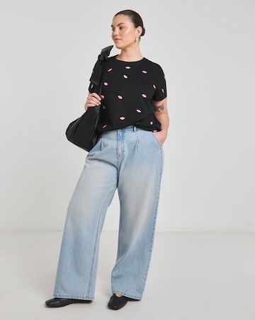 Simply Be Black Lips Embroidery T-Shirt