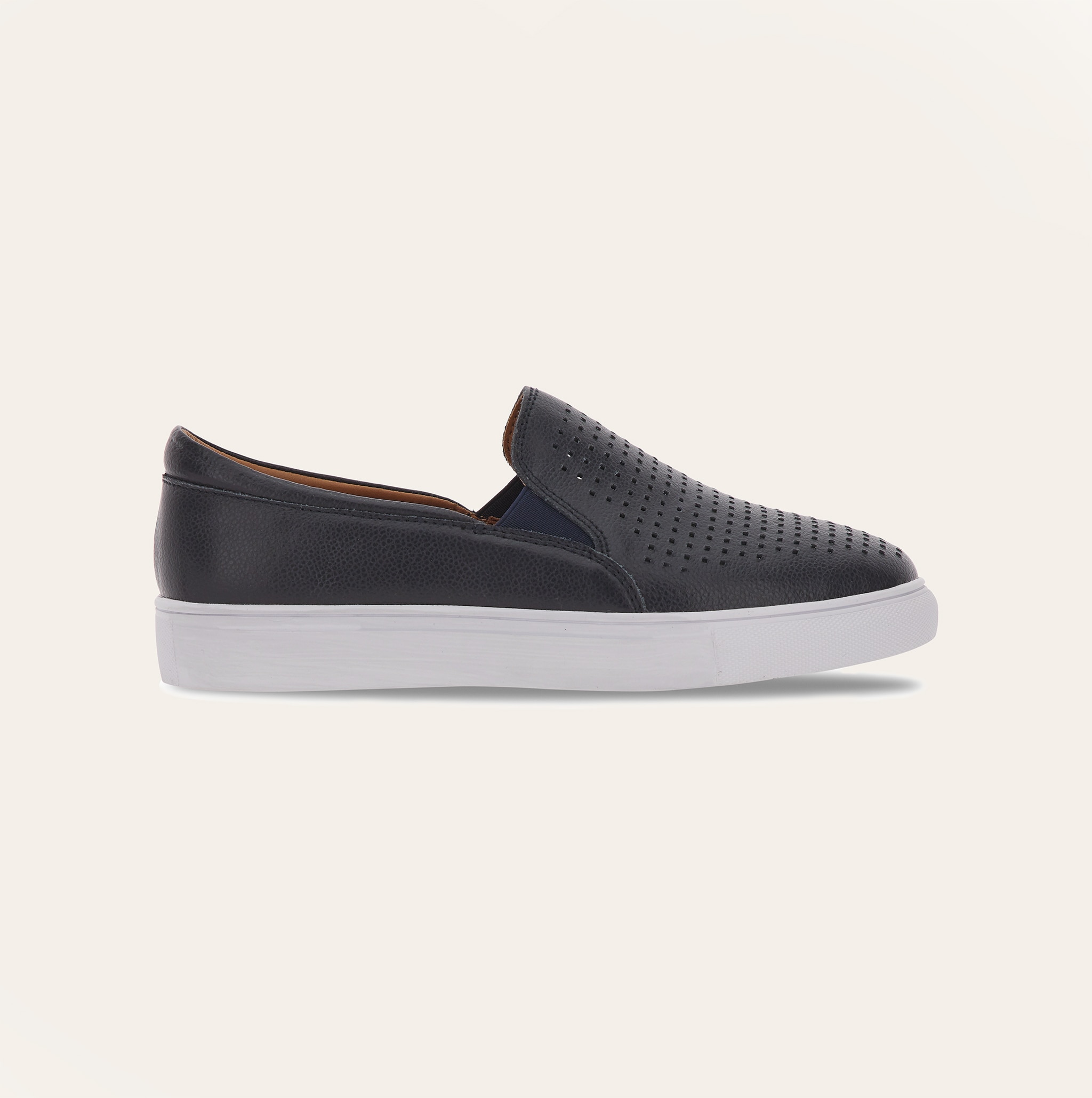 A leisure shoe loafer
