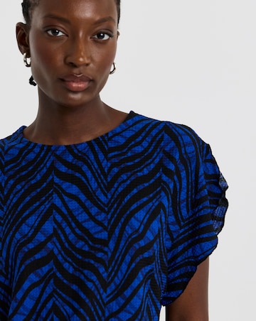 Flutter Sleeve Textured Top