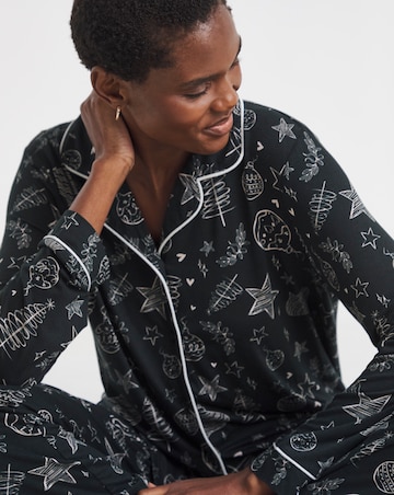 Pretty Secrets Christmas Print Revere Pyjama Set