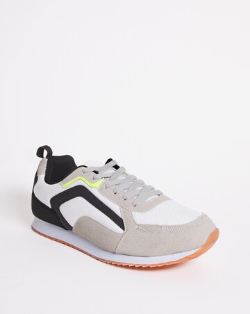Trainer Wide Fit