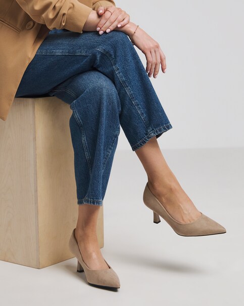 Kitten Heel Pointed Court Shoe Ex Wide