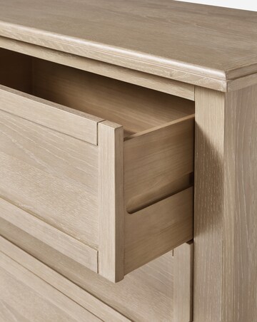 Julipa Imogen Ready Assembled Wooden Small Chest of Drawers