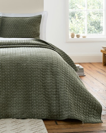 Bianca Attica Velvet Embroidered Bedspread