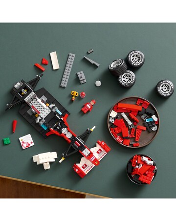 LEGO Icons Ferrari F2004 & Michael Schumacher