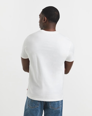 Levi's Short Sleeve Chest Graphic T-Shirt - White