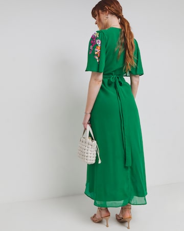 Hope & Ivy Miria Embroidered Flutter Sleeve Maxi Dress With Tie Waist