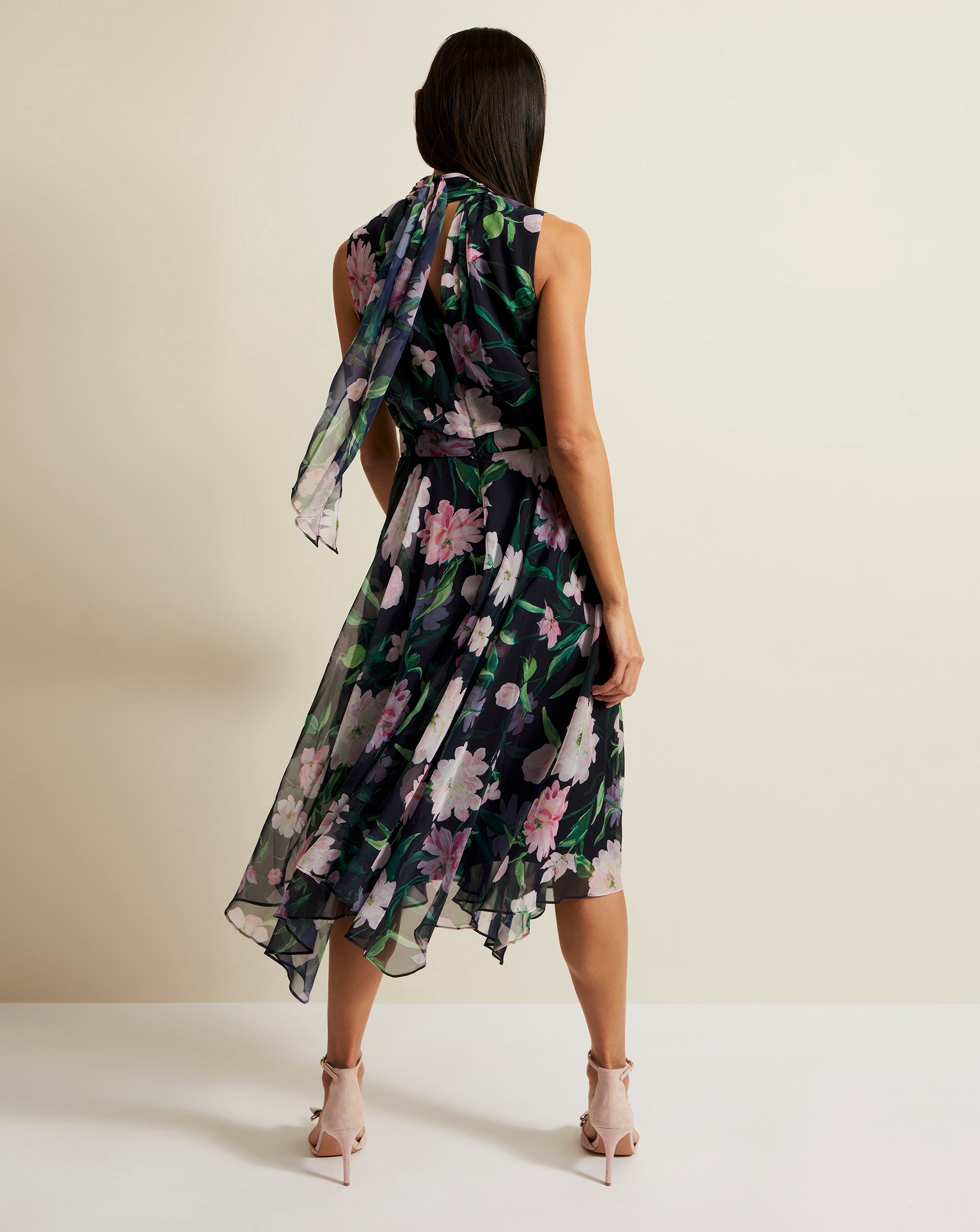 安心追跡【Phase Eight】Lucinda シフォンプリントマキシドレス Lucinda Chiffon Print Maxi Dress | Phase Eight ROW |