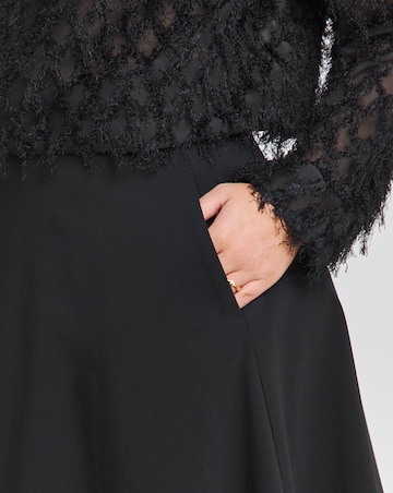 Simply Be Black Elasticated Waist Full Skirt