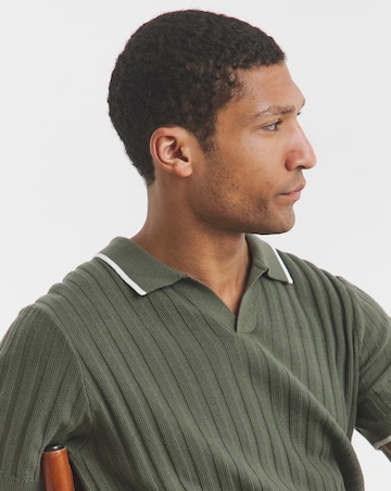 Textured Trophy Neck Tipped Knit Polo